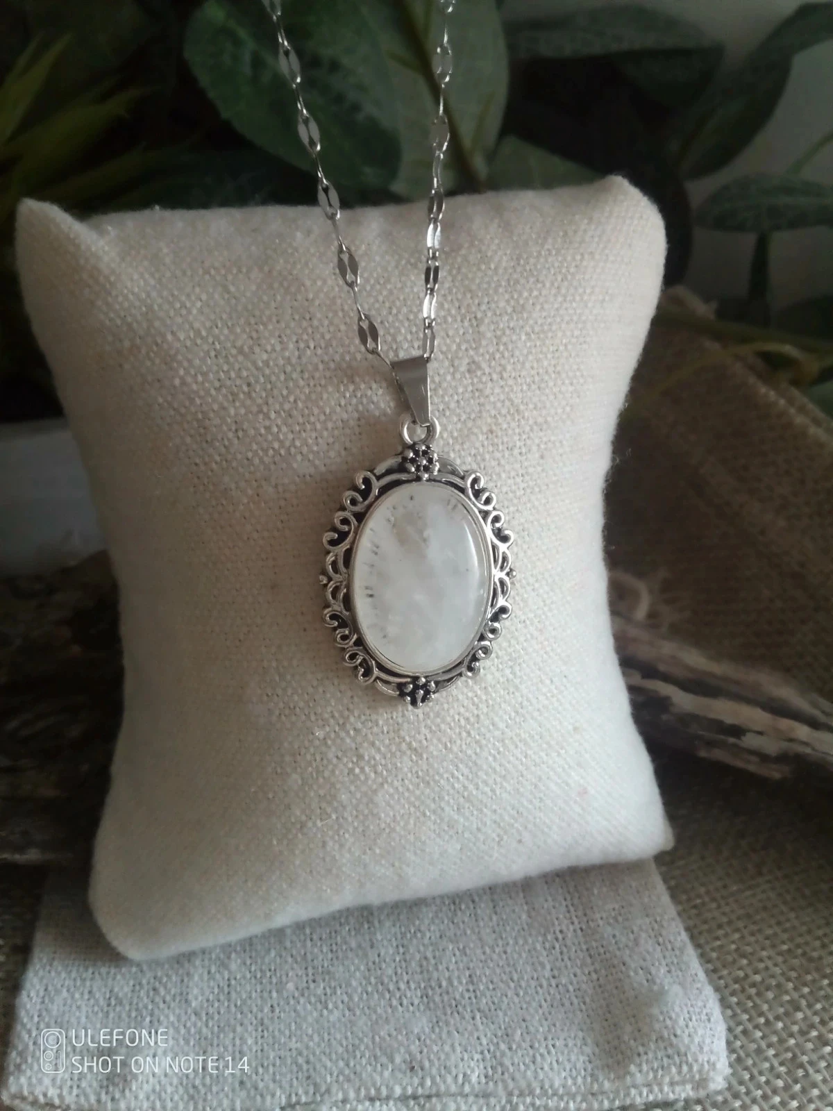Collier cristal de roche argenté